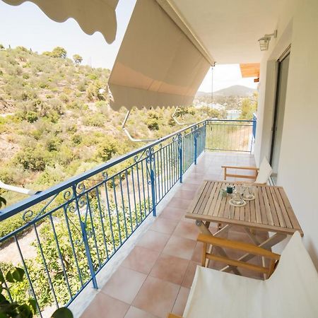 Azalea - Modern Studio With Sea View Galatas  Exterior photo